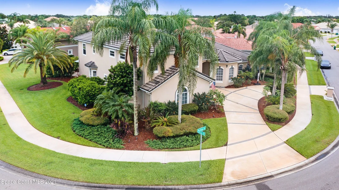 Photo of 687 Nicklaus Drive