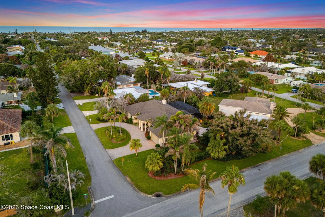 Photo of 339 Cocoa Avenue