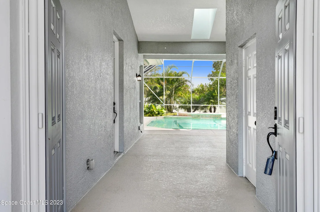 Photo of 1421 Whitman Drive