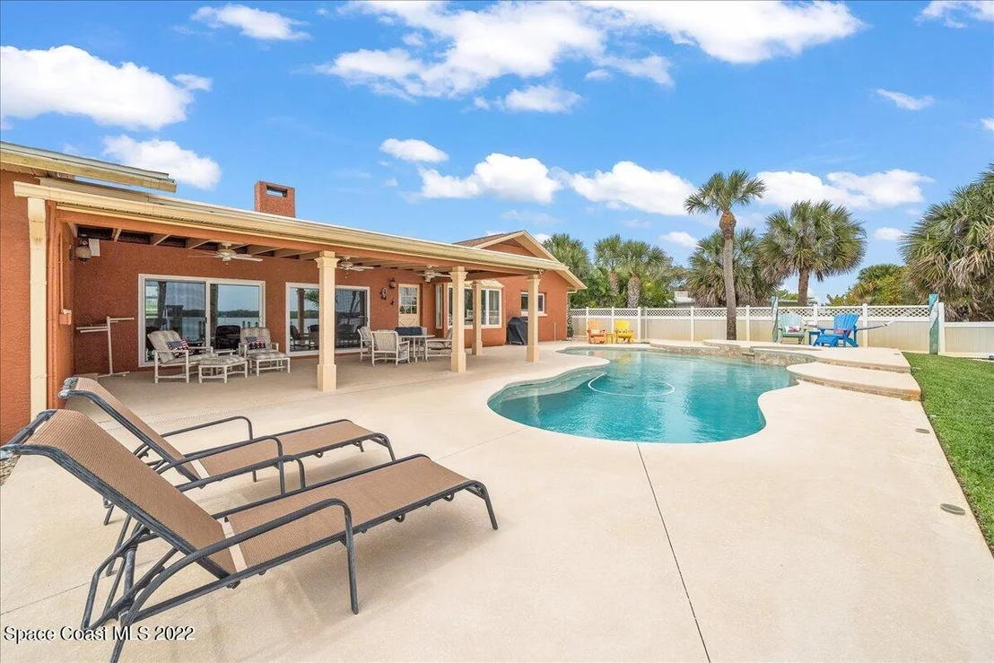 Photo of 83 W Bay Drive