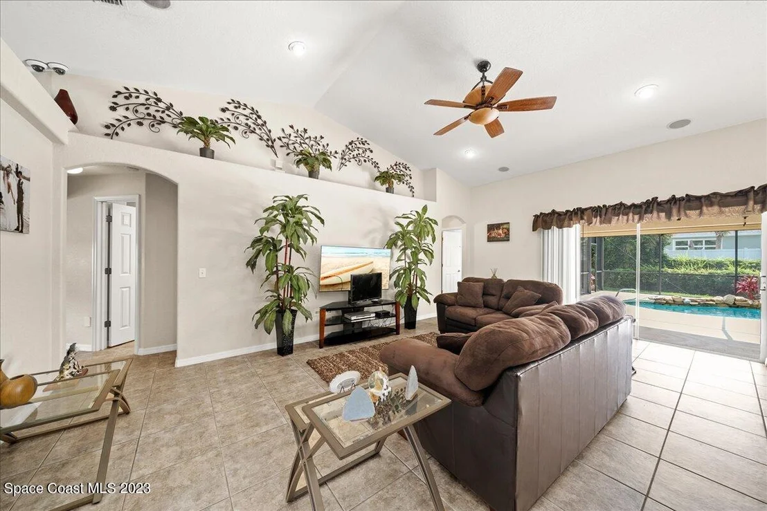 Photo of 704 La Veta Drive