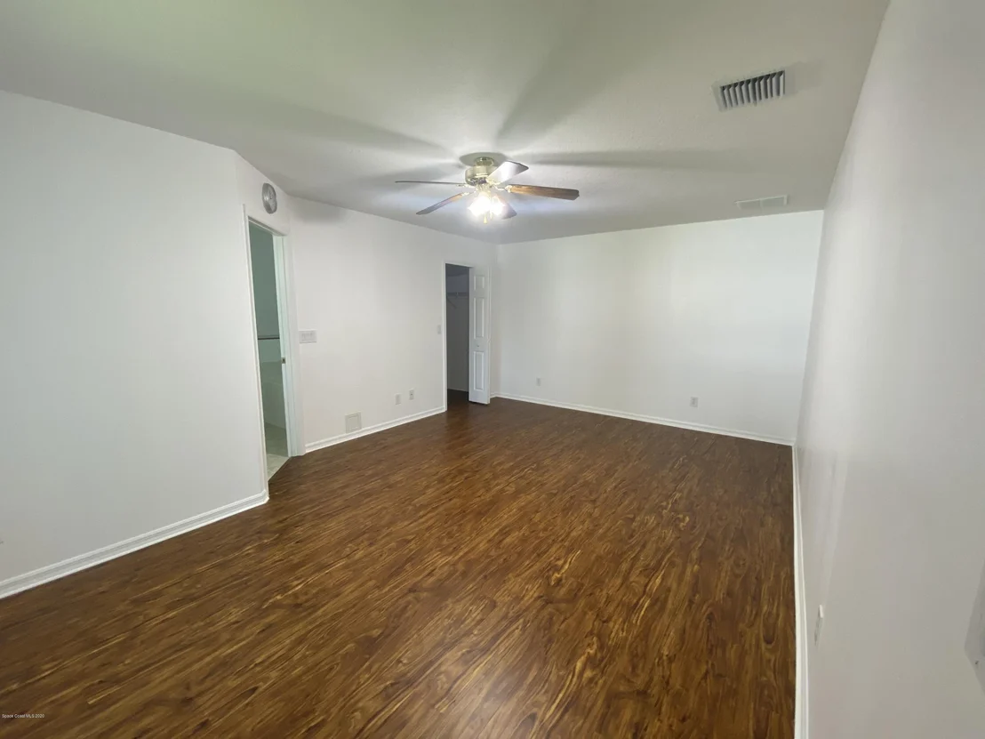 Photo of 6800 Cecil Road
