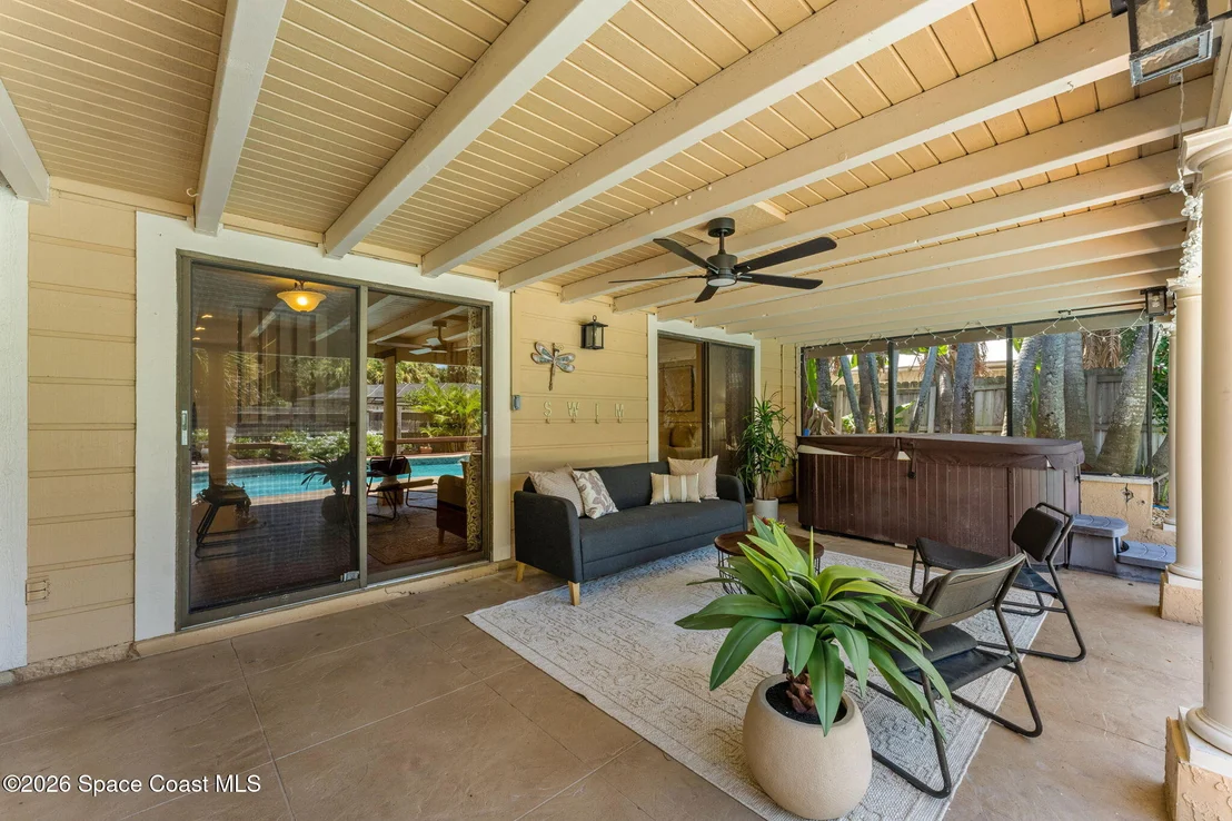 Photo of 496 N River Oaks Drive
