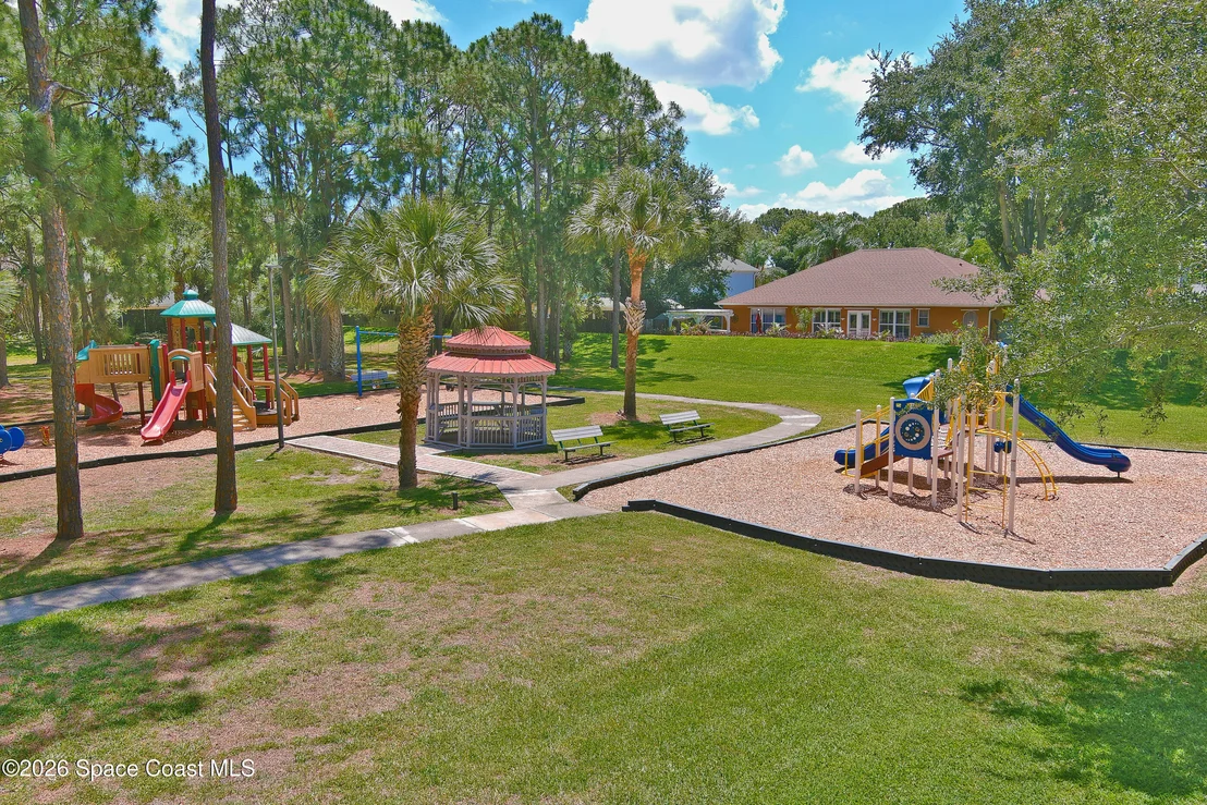 Photo of 394 Tunbridge Drive