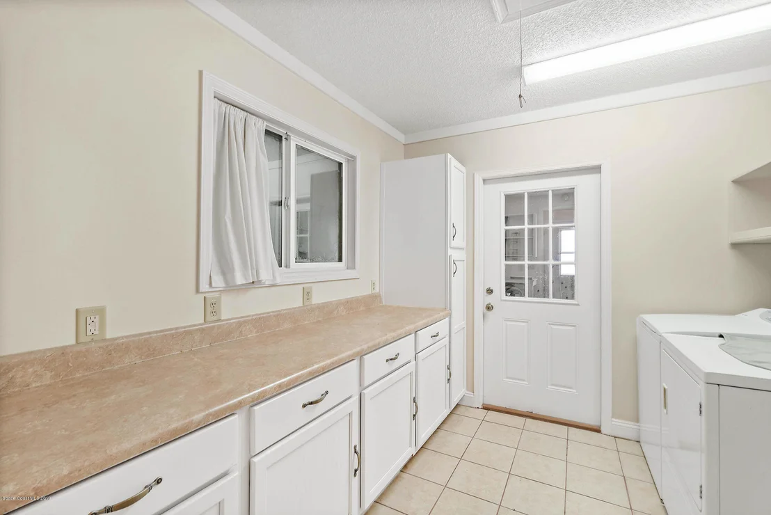 Photo of 1808 Live Oak Drive N