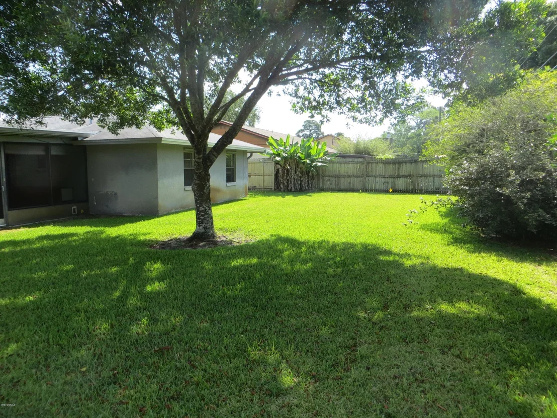 Photo of 947 Pineland Drive