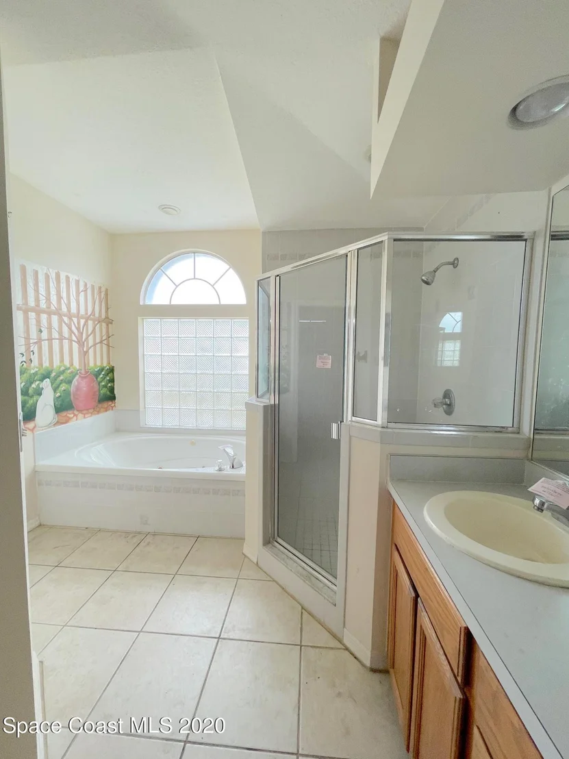 Photo of 1200 Buffing Circle SE