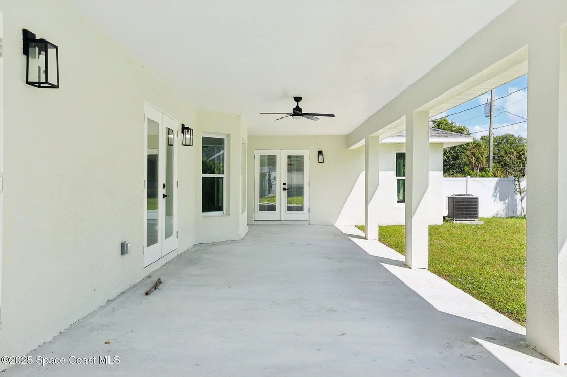 Photo of 1441 Eldron Boulevard SE