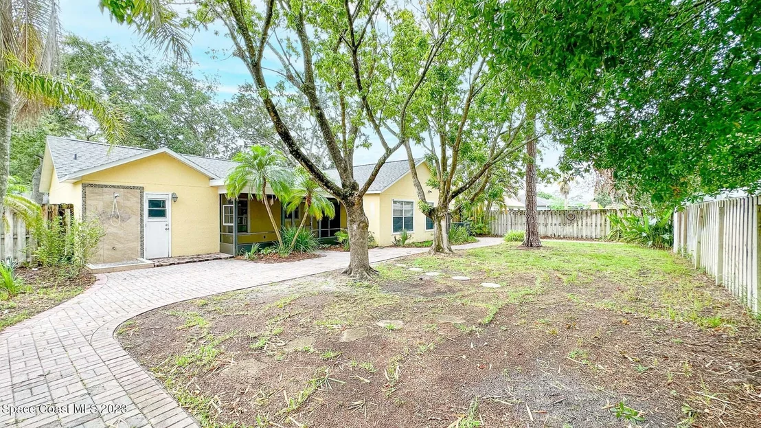 Photo of 4290 Silver Lake Drive