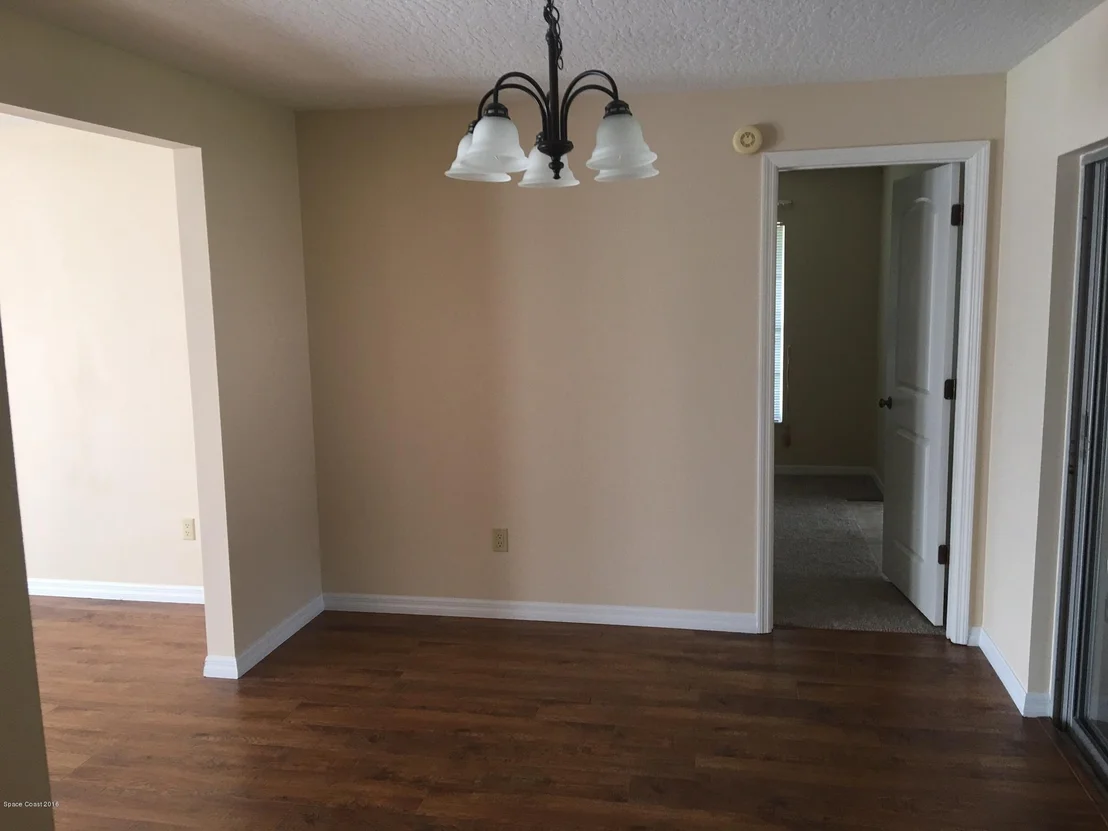 Photo of 1509 Van Eck Road NE