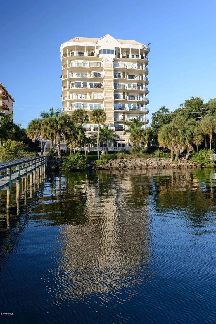 Photo of Unit 702 at 21 Riverside Drive