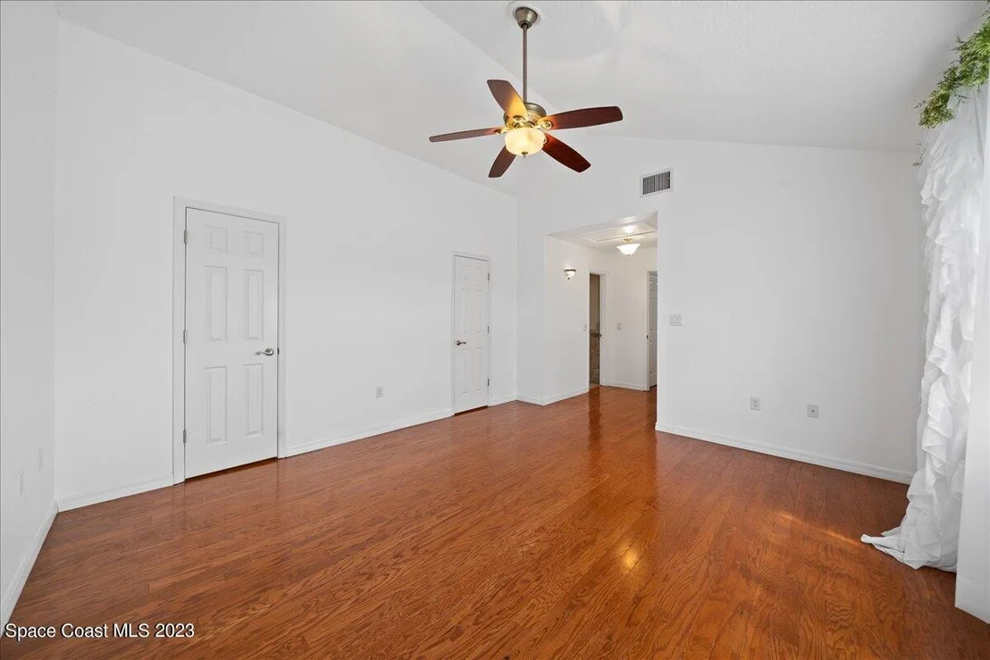 Photo of 1339 Heritage Acres Boulevard