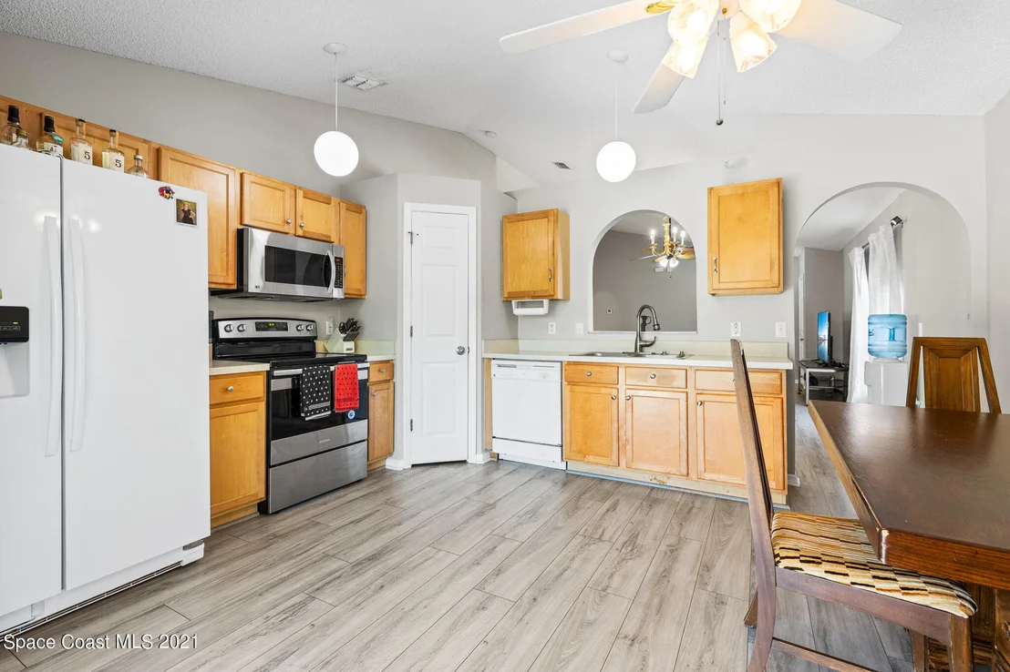 Photo of 2149 Redwood Circle