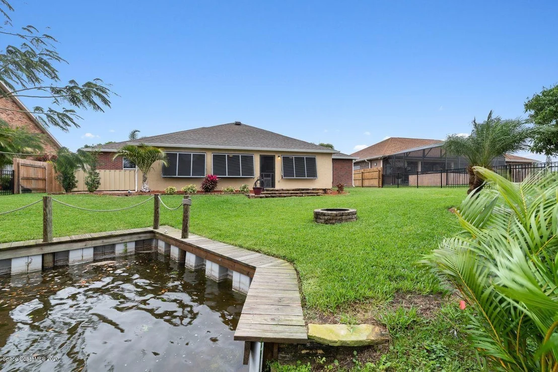 Photo of 110 Palm Circle