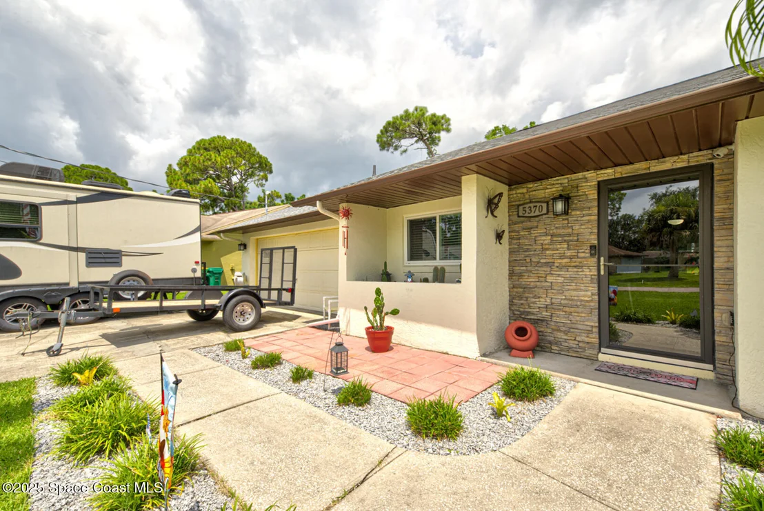 Photo of 5370 Holden Road