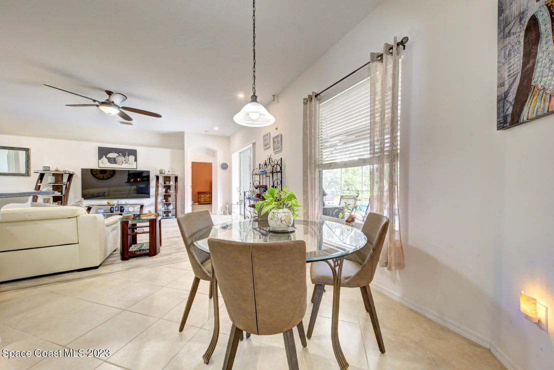 Photo of 1061 Meadowbrook Road NE