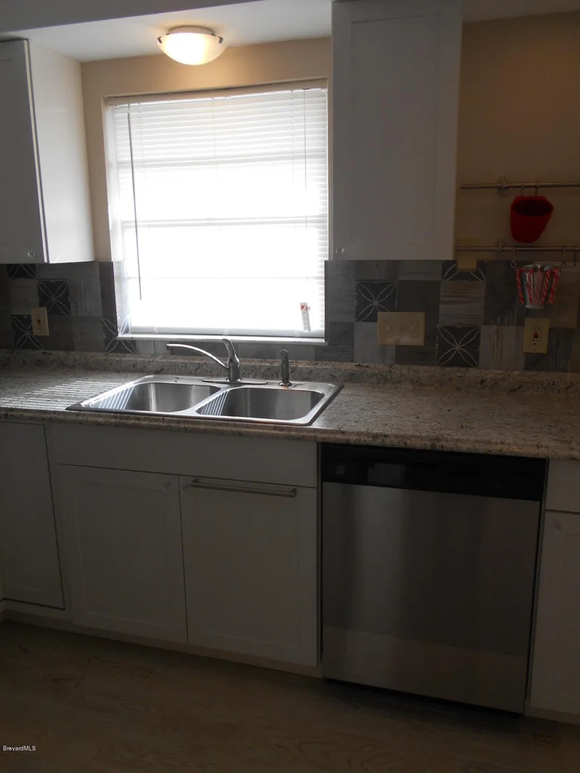 Photo of 711 SE Airoso Road