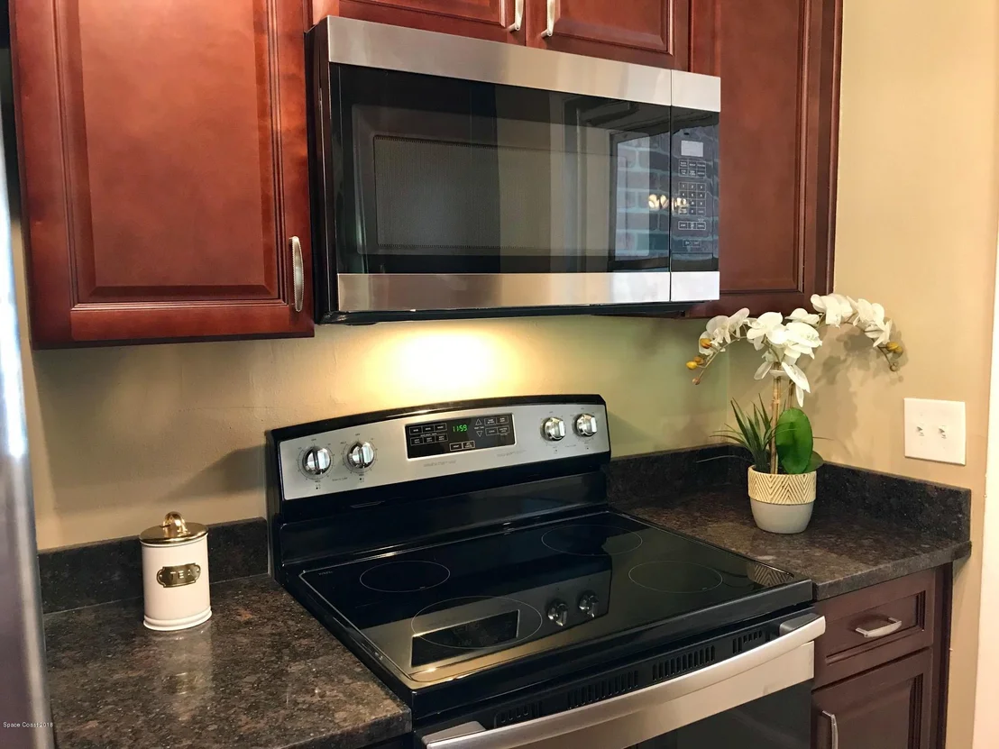 Photo of 1372 Ashwood Drive