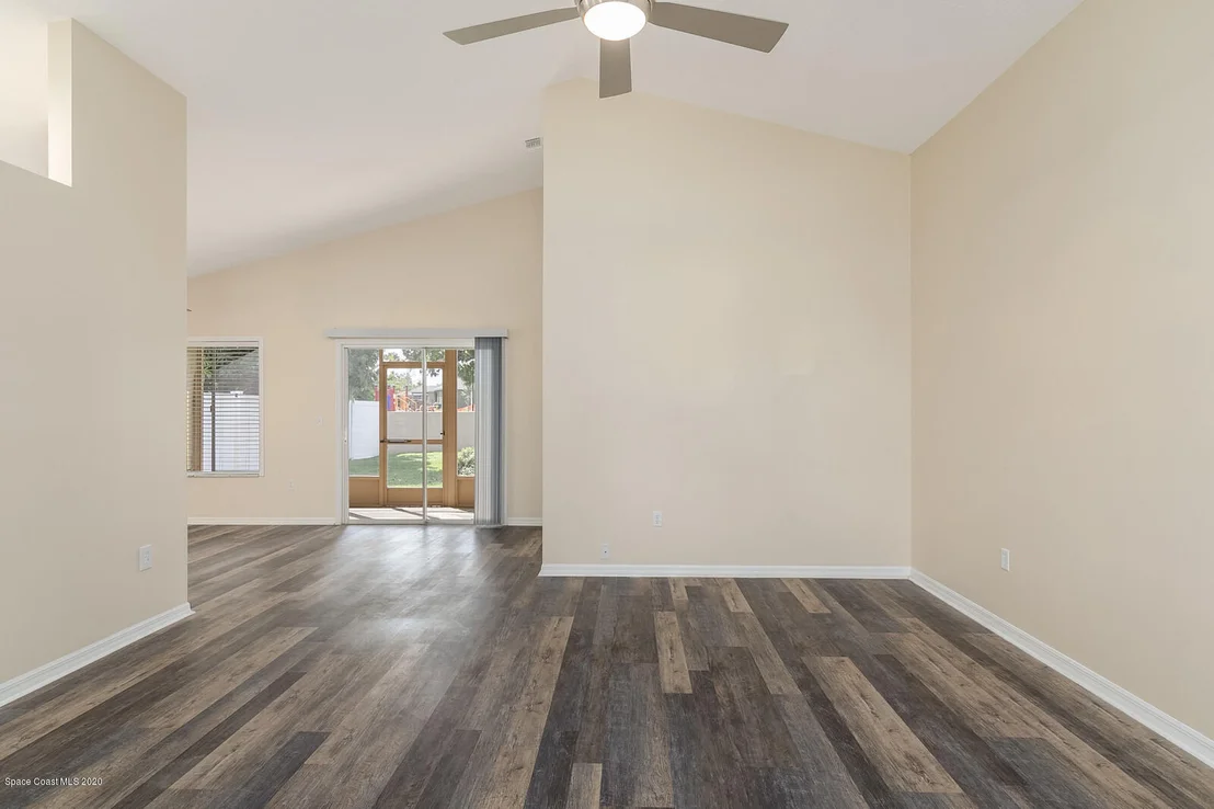 Photo of 1002 S Fork Circle