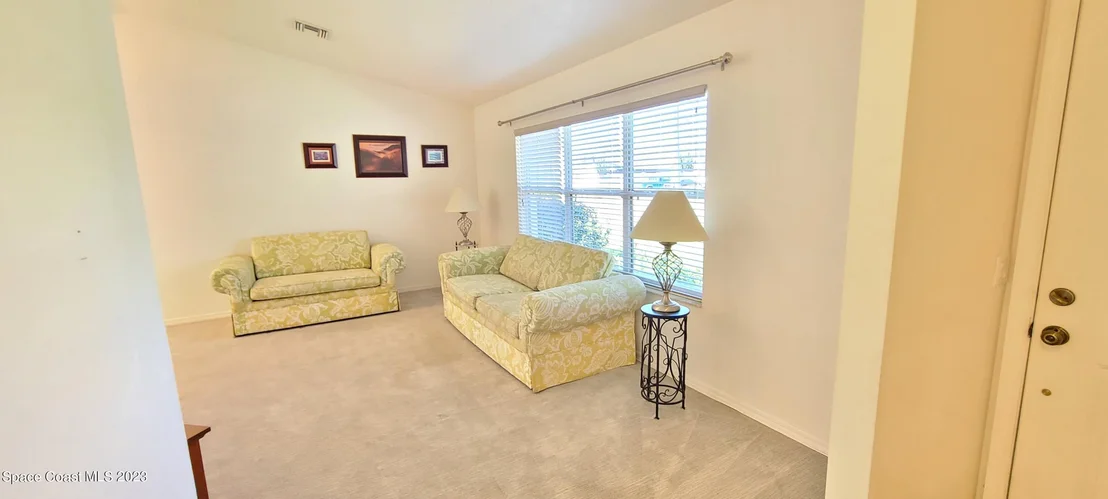 Photo of 5757 Jamaica Road
