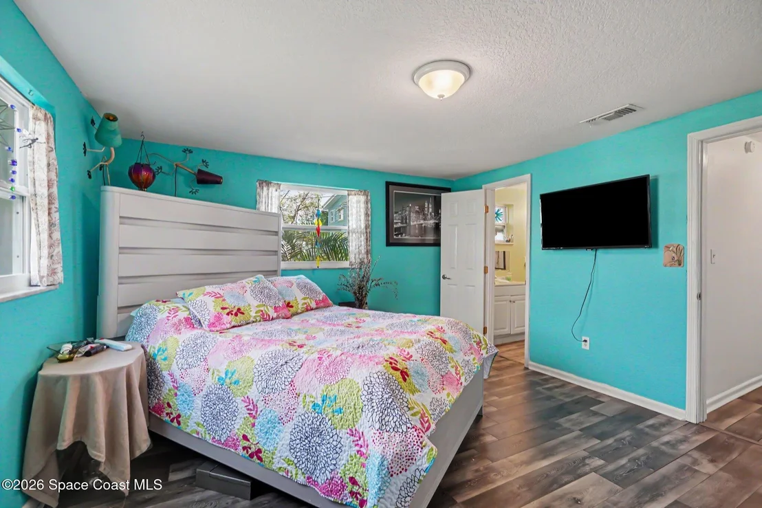 Photo of 427 Lynn Avenue