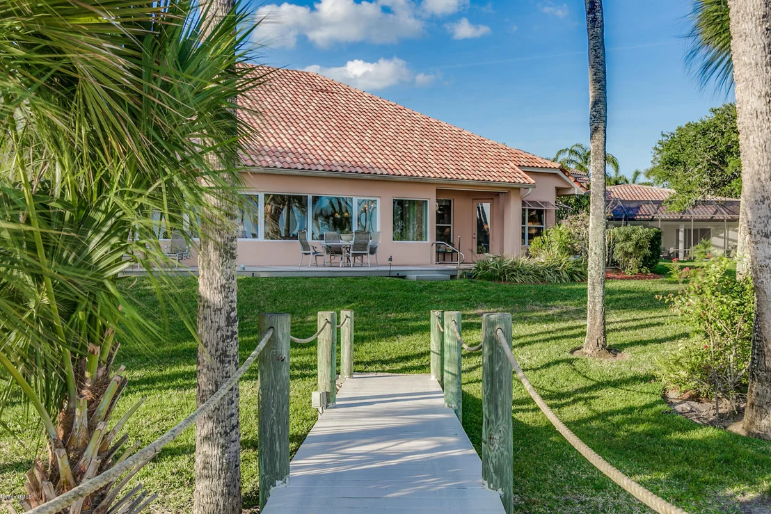 Photo of 290 Hammock Shore Drive