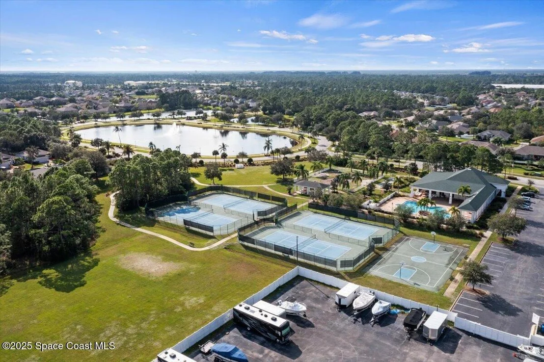 Photo of 2100 Windbrook Drive SE