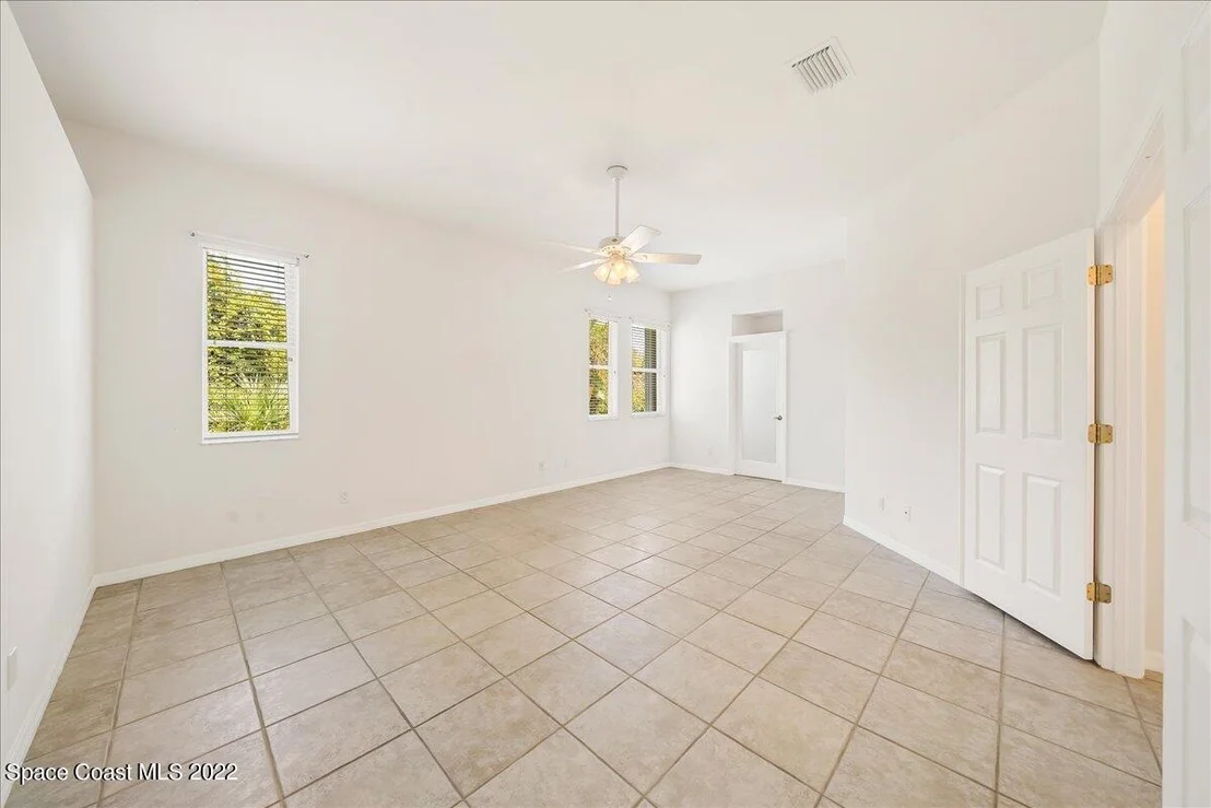 Photo of 4523 Long Lake Road