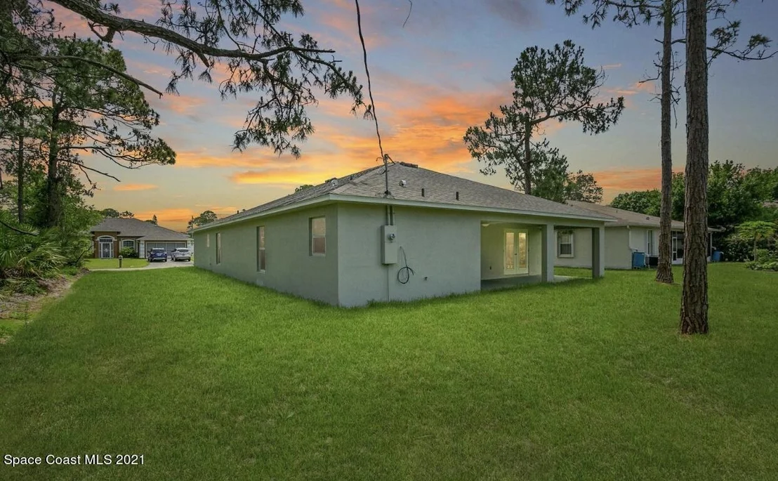 Photo of 1738 Hydrangea Road