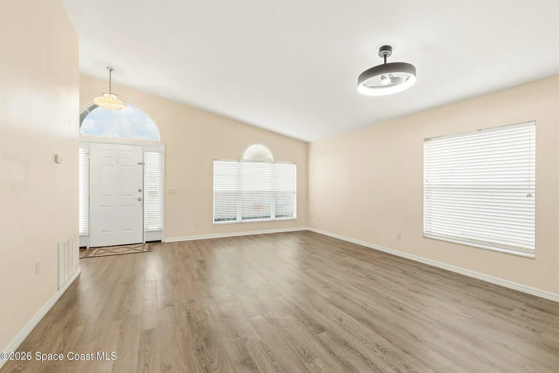 Photo of 1172 Pine Creek Circle NE