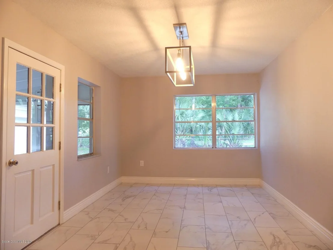 Photo of 5040 Scott Road