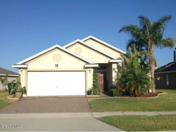 Photo of 2401 Bridgeport Circle