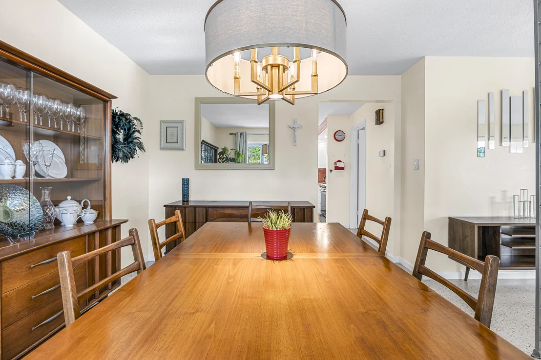 Photo of 864 Kings Post Road