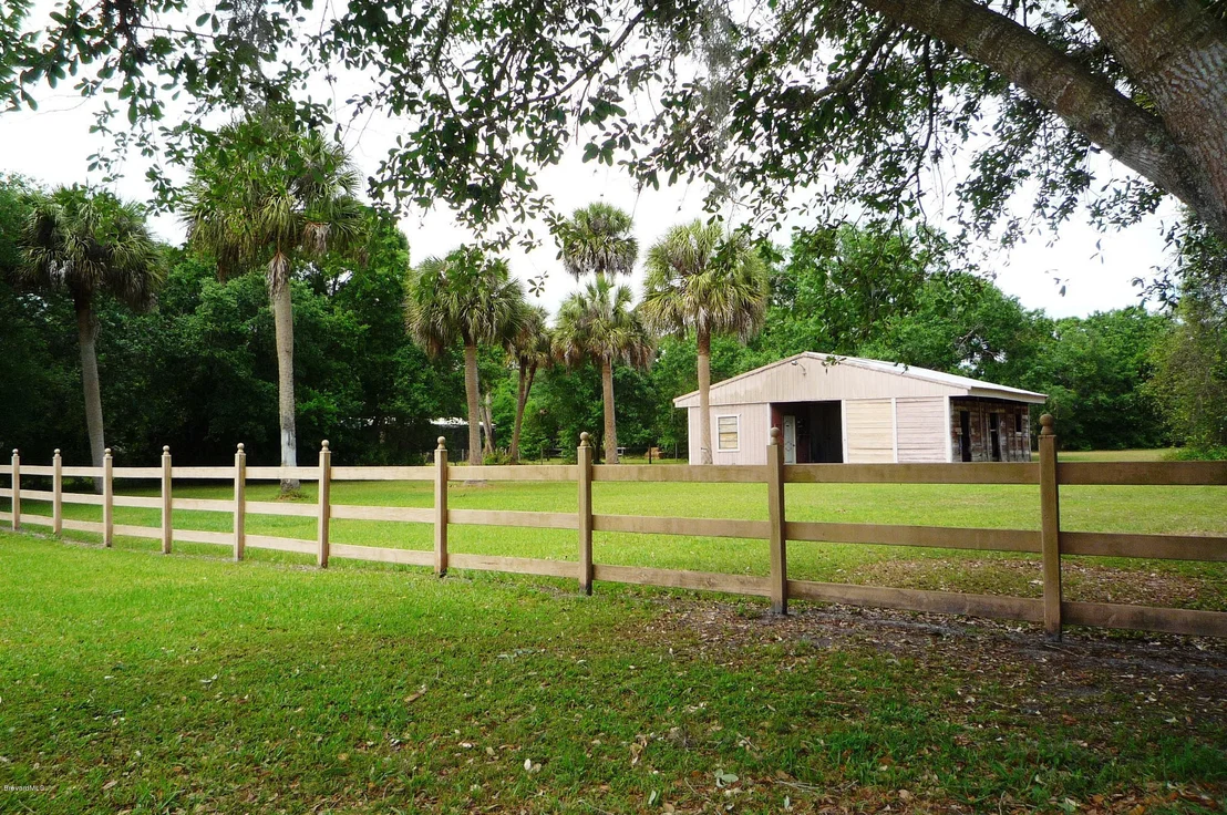 Photo of 3330 Aurora Road