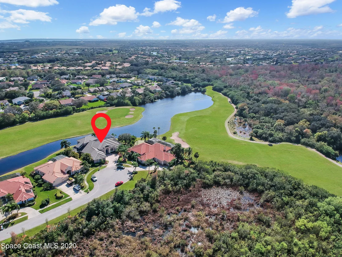 Photo of 975 Chatsworth Drive