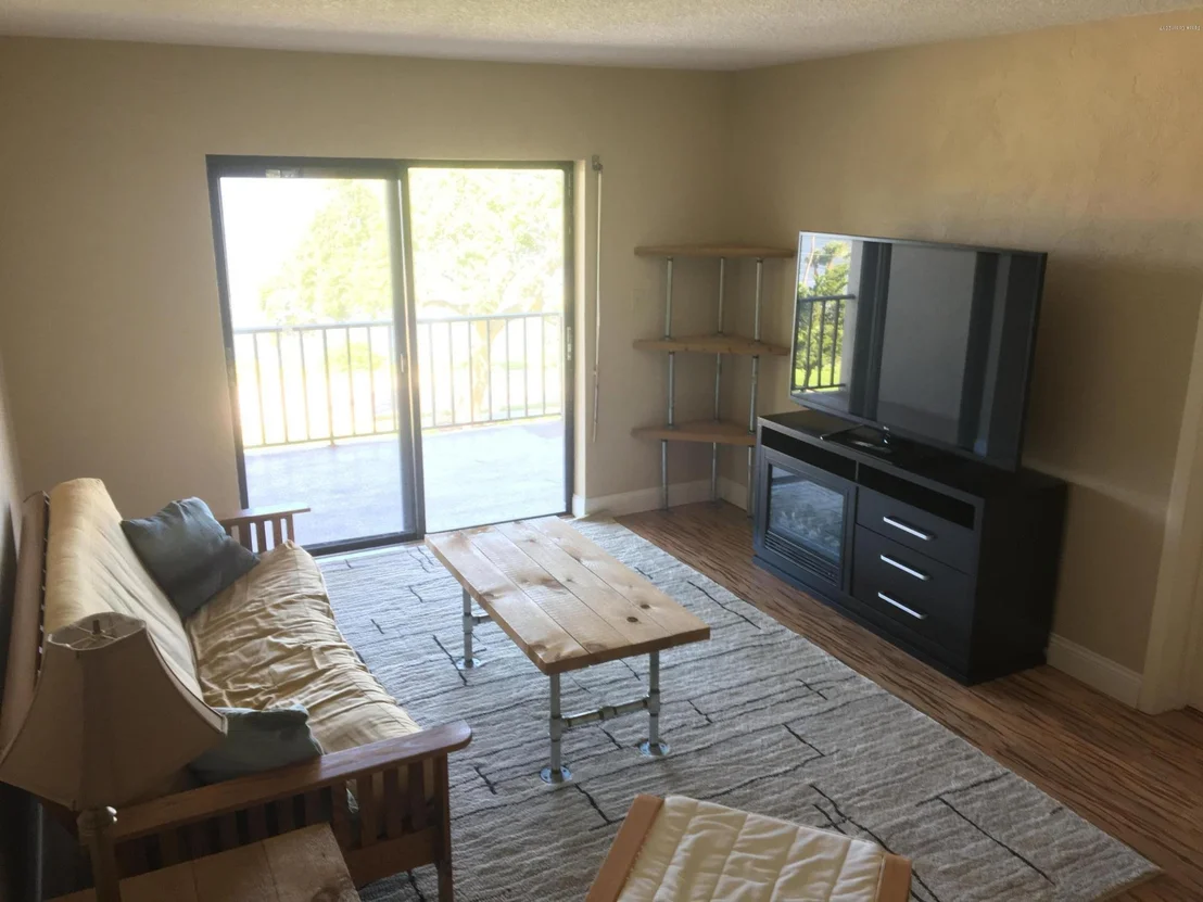 Photo of Unit 412 at 1025 Rockledge Drive