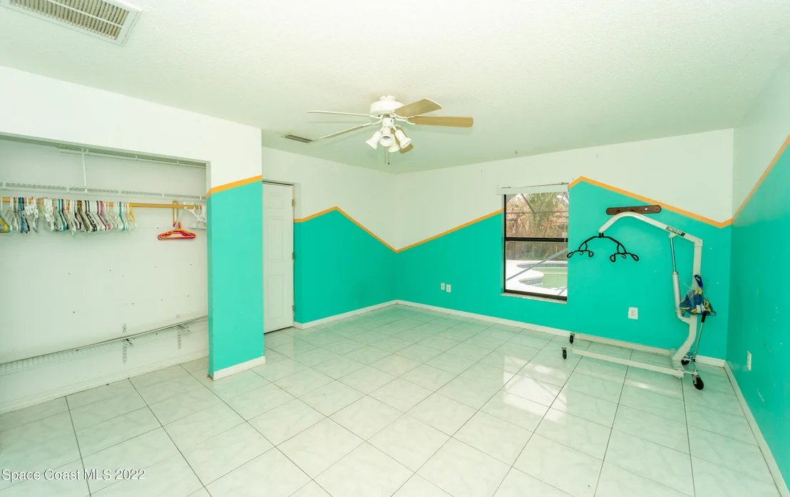 Photo of 5665 Graham Street