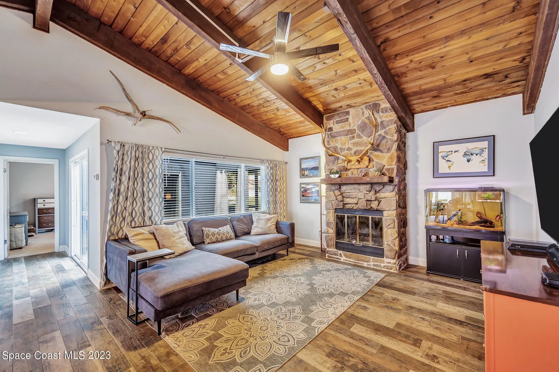 Photo of 245 Applewood Circle