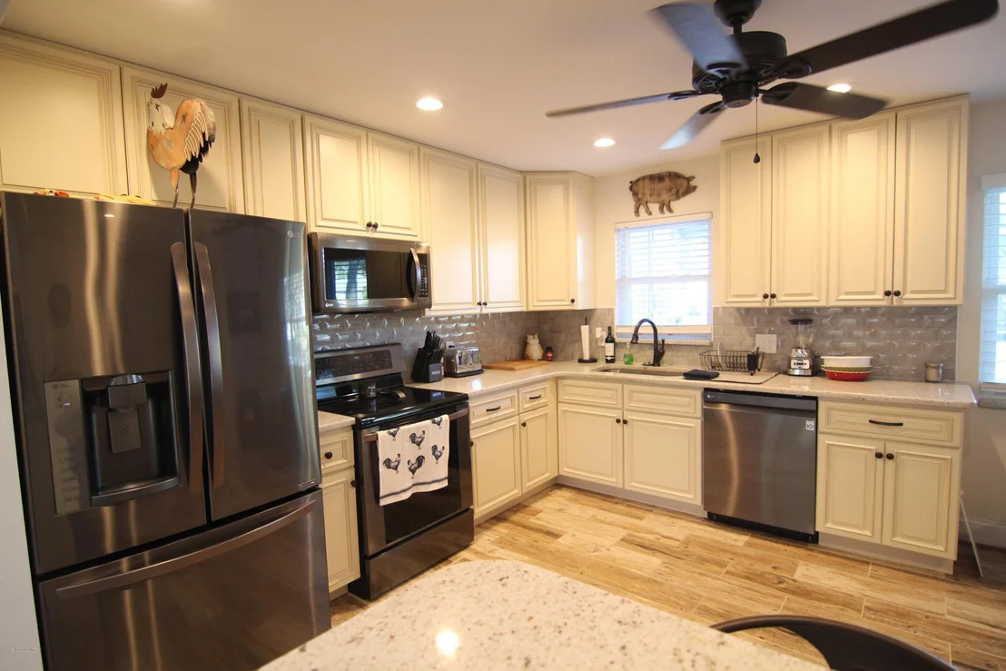 Photo of 1077 Fairlawn Drive