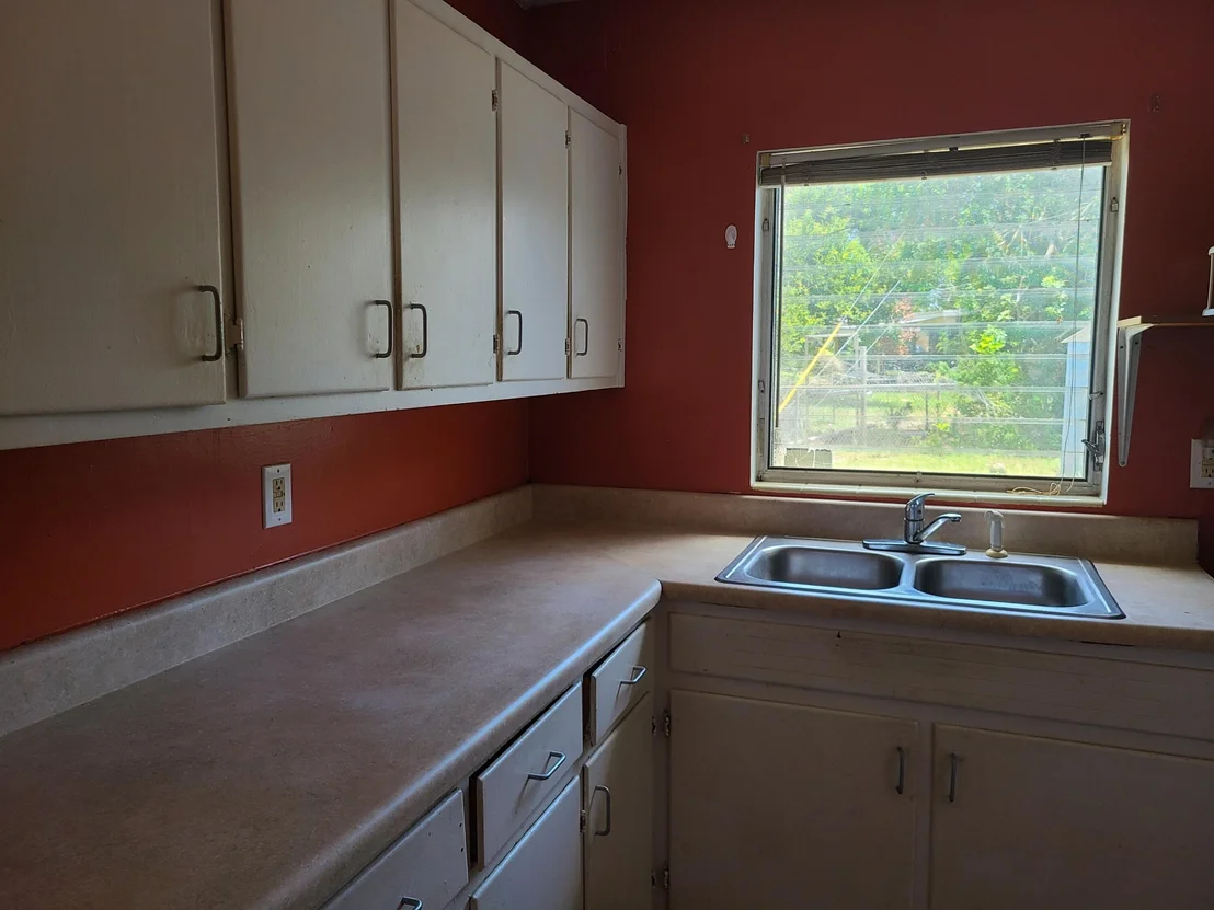 Photo of 819 W Highland Drive