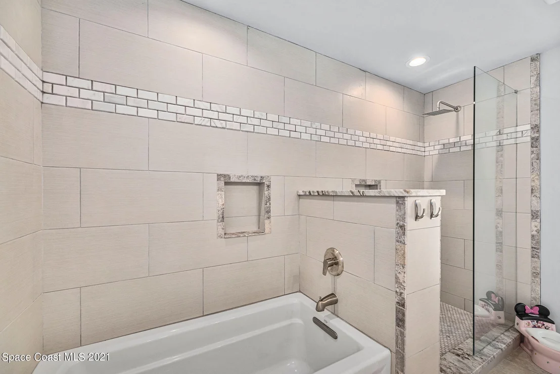 Photo of 211 Melbourne Avenue