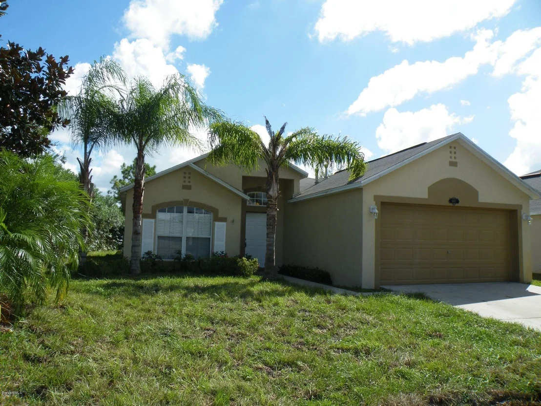 Photo of 3957 Four Lakes Drive