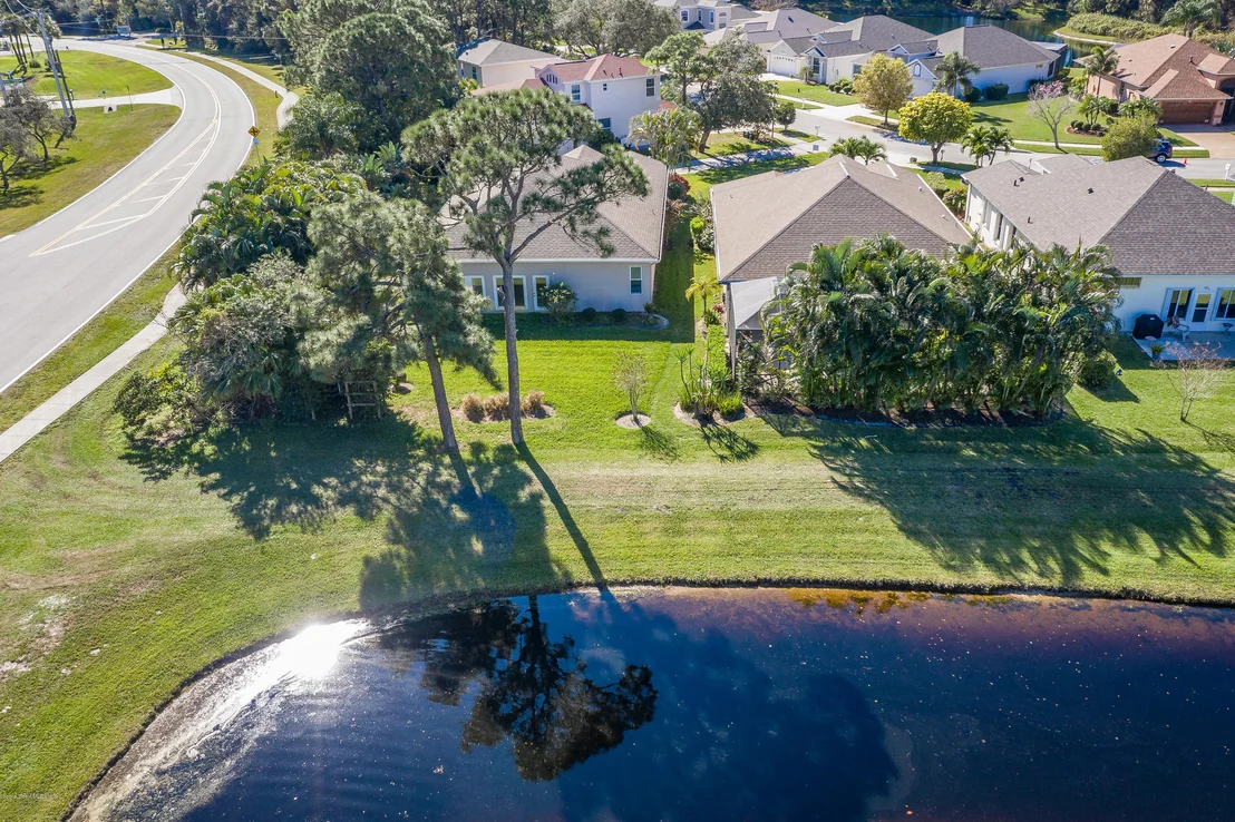 Photo of 876 Suntree Woods Drive