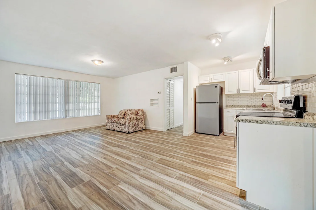 Photo of 1211 Westview Drive