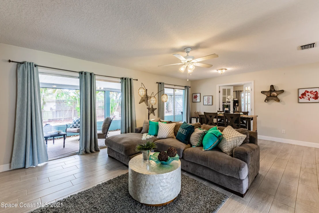 Photo of 391 Riverview Lane