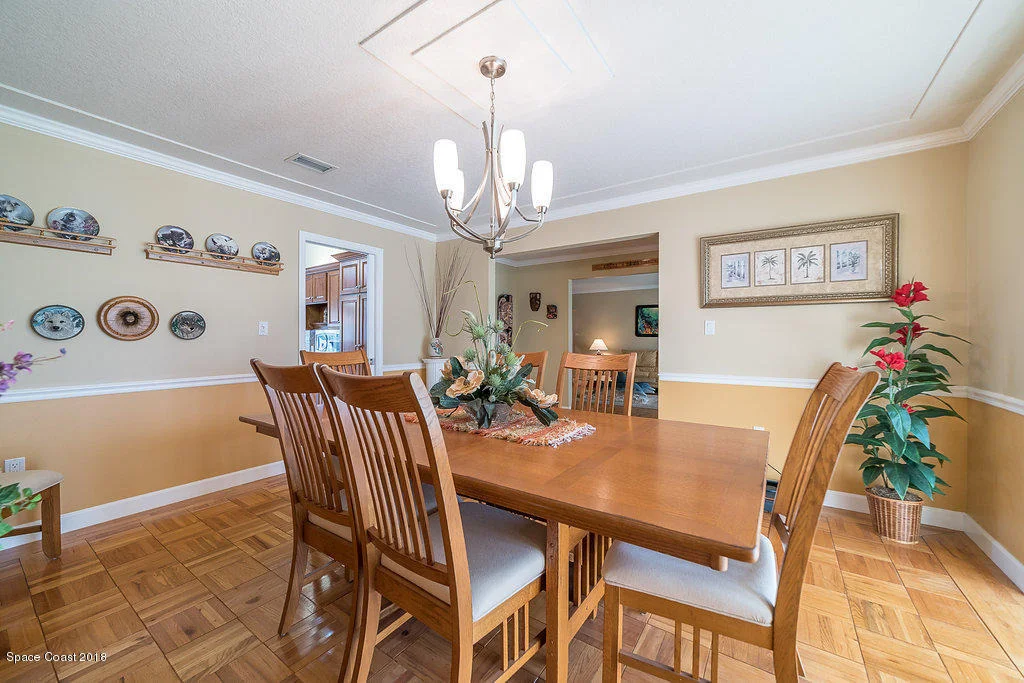Photo of 1401 Meadowbrook Road NE