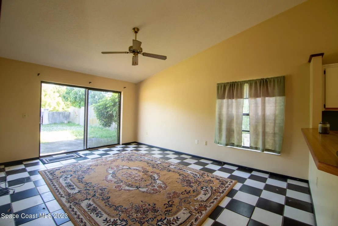 Photo of 1816 Clover Circle