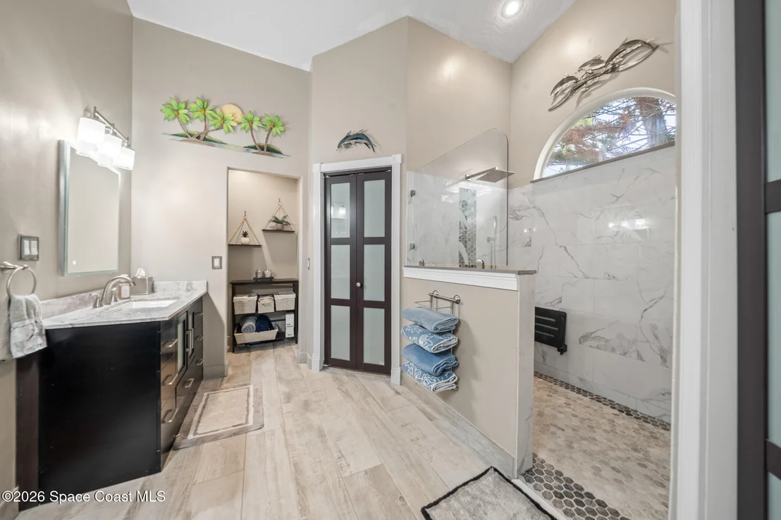 Photo of 950 Somerset Lane
