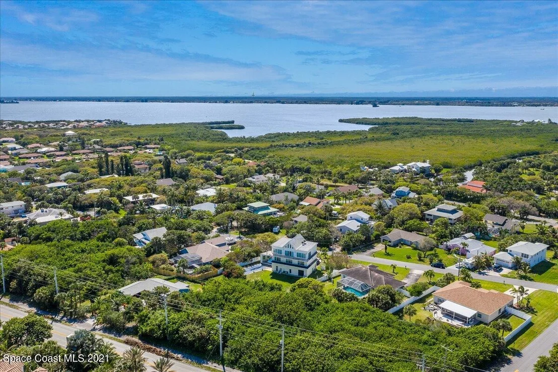 Photo of 5135 Palm Drive