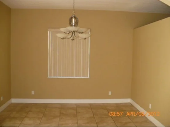 Photo of 4634 Longbow